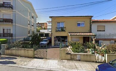 Loja de Alta Costura Pontos & Linhas