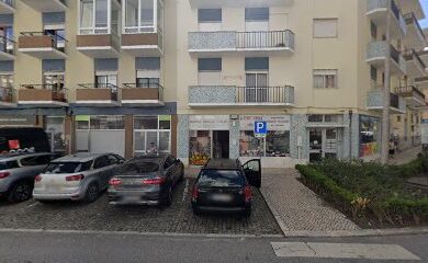 Retrosaria Retrosaria “A Costureira”